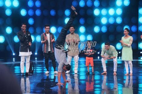 Akshay Kumar Stuns Audience With A Headstand On Dance Plus