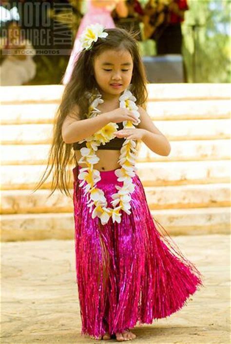 little hawaiian girl hula dancers polynesian dance keiki