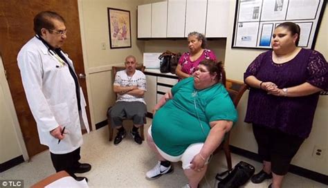 obese woman left battling pneumonia following her weight loss surgery daily mail online