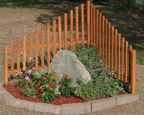 What's the best thing to do in your backyard? corner fence | Corner landscaping, Fence landscaping ...
