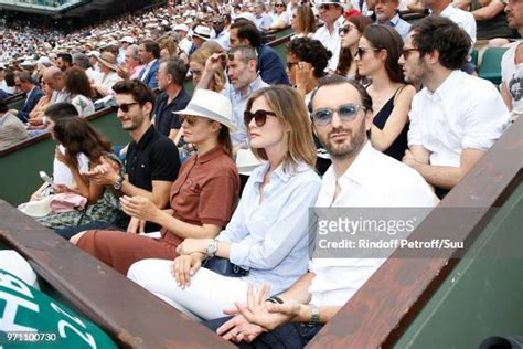 Loge Lacoste Photos And Premium High Res Pictures Getty Images