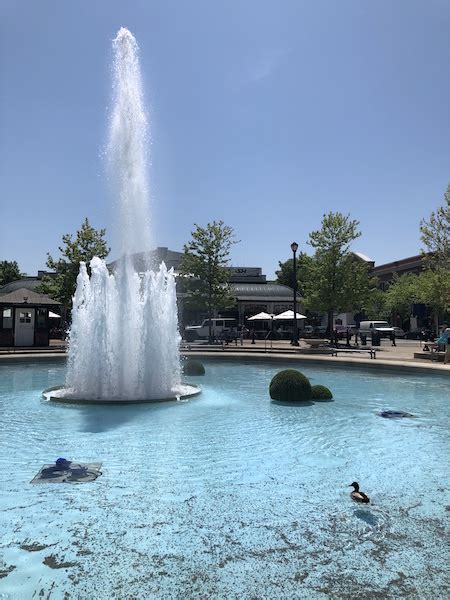 Easton Town Center With Kids Fountain
