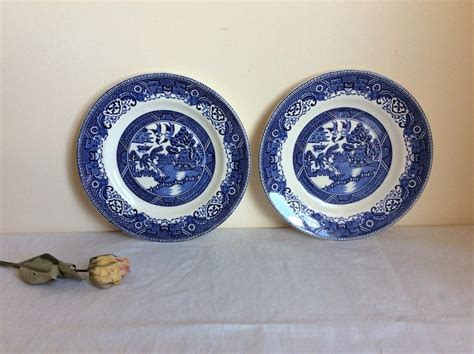 Vintage Willow Pattern Plates A Set Of 2 Blue And White 7 Inch Plates Etsy