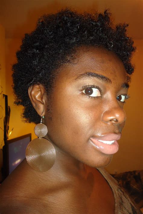 This is a trendy, relaxed style that you can wear anywhere. Natural (Afro) - Natural Hair Rocks Salon