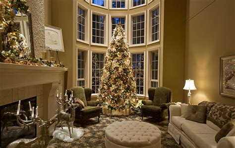 A Look At 12 Rooms Beautifully Decorated For Christmas Homes Of The Rich