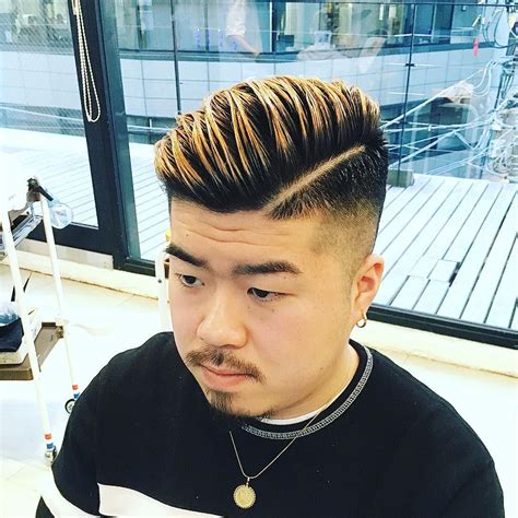 Their hairstyles are one of the reasons. Classic Pompadour hairstyles for Japanese Man | Japanese ...