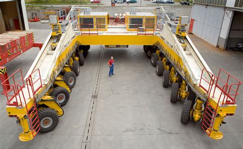 Birth of a Colossus on Wheels | ESO