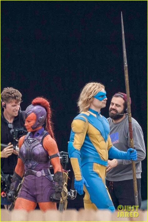 With margot robbie, idris elba, john cena, joel kinnaman. Esquadrão Suicida | Veja as primeiras fotos de bastidores