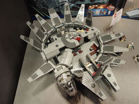 Lego Star Wars Millennium Falcon 7965 Eye Candy From Toy
