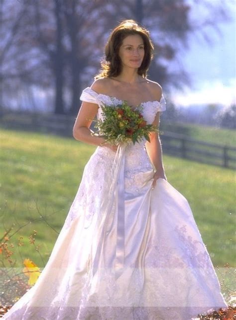 Julia Roberts In Runaway Bride 1999 Wearing A Gown By Amsale Aberra