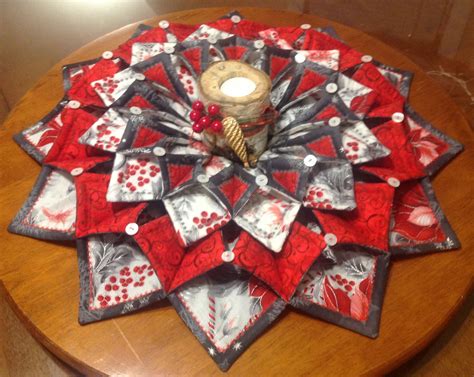 Fold N Stitch Wreath Christmas Quilting Projects Quilted Christmas