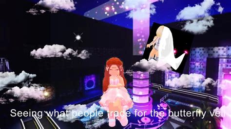 What People Trade For The Butterfly Veil In Royale High Roblox Youtube