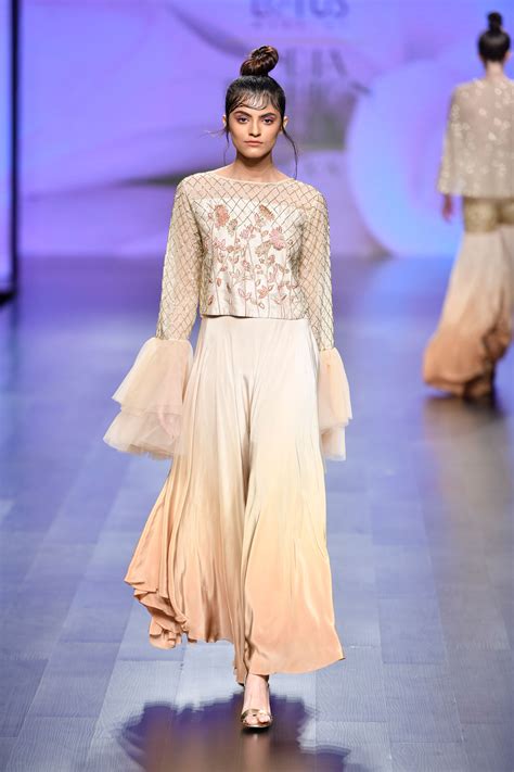 Siyaahi At Lotus Make Up India Fashion Week Springsummer 2019