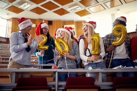7 Colleges with Unique Holiday Traditions | IvyWise