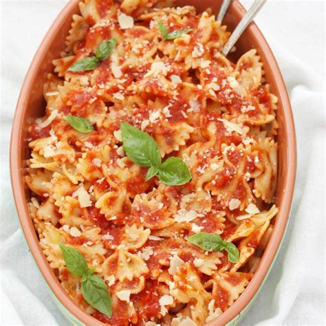 Press the meatloaf mixture into the prepared loaf pan. Marcella Hazan's Pasta with Simple Tomato and Butter Sauce