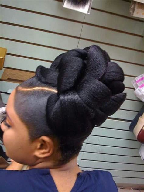 Ladies will you try thishairstyles? This bun is awesome, the gel ? Not so much | Black hair ...