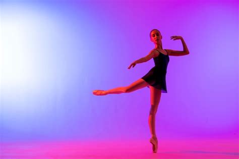 Premium Photo Beautiful Young Girl Ballerina In Pointe Shoes And Pink