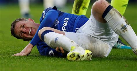 Evertons James Mccarthy Suffers Horrendous Broken Leg Leaving West Brom Forward Salomon Rondon