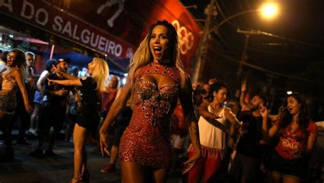 This Transgender Dancer At Rio De Janeiro Carnival Urges People To