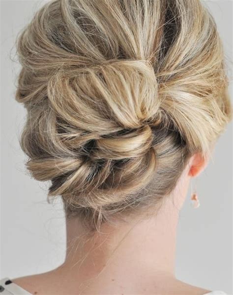 15 Easy And Quick Updos To Do In 5 Minutes Or Less Easy Updo