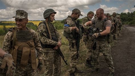 The Us Volunteers In Ukraine Who Lie Waste And Bicker The New York