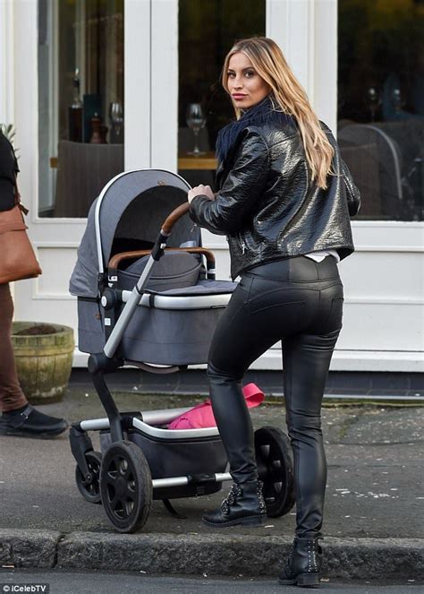 Ferne Mccann And Daughter Sunday Enjoy Day Out Leather Leggings Fashion Leather Pants Women