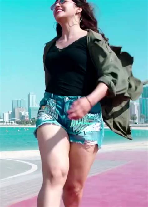 These things happen, but rarely are they this entertaining. Beauty Galore HD : Mehreen Kaur Pirzada's Milky Hot Thighs and Legs