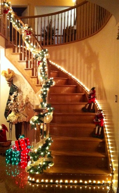 Staircase makeover, staircase wall decorating ideas, decorating ideas for stairs and hallways, stairwell decorating ideas, stairway decorating ideas, modern staircase railing, modern staircase design gallery, #staircase. Christmas Staircase Decorations Ideas for This Year