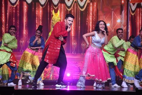 Indian Idol 11 Grand Finale Aditya Narayan And Neha Kakkar Set The Stage On Fire See Pics