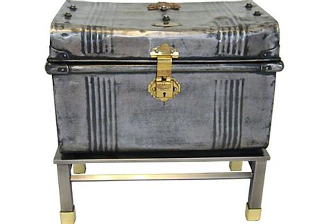 I Want This So Bad Super Cool Vintage Trunk Made Of Distressed Metal