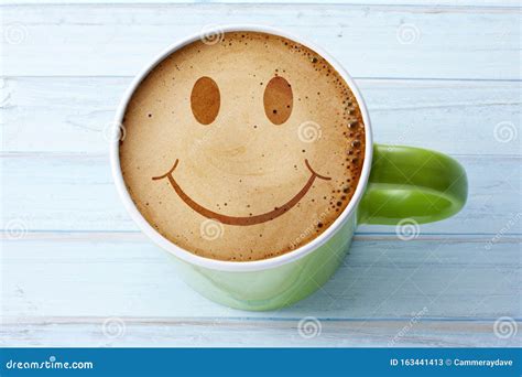 Happy Coffee Cup Smiley Face Stockbild Bild Von Smiley Schaumgummi