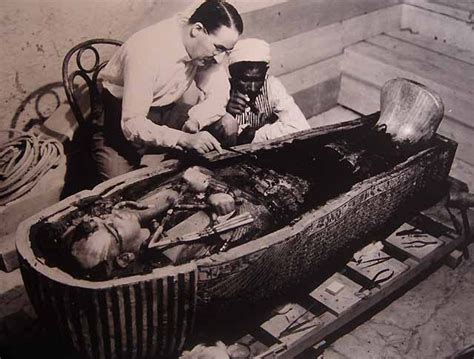 Howard Carter At The Tomb Of King Tutankhamun King Tut Tomb Black