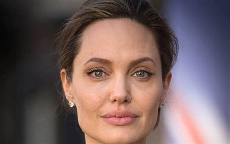 Angelina Jolie Avalia Um Ano De Separação De Pitt Tenho Meus Altos E