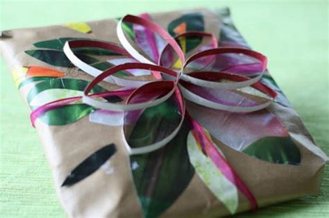 20 Recycled Christmas Decorations & DIY Christmas Crafts to Make