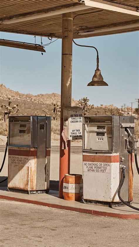 Submitted 11 days ago by shreliz. Pin by mia on art inspo (With images) | Aesthetic vintage ...