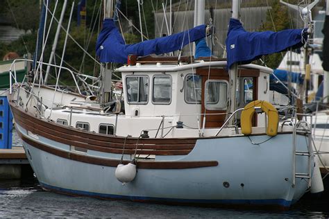 The fisher 37 is the epitome of the large, powerful motor sailer. Fisher 30 - NOT FOR SALE, details for information only