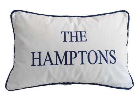 welurowa poszewka z haftowanym napisem w stylu Hampton | Bed pillows, Pillows, Throw pillows