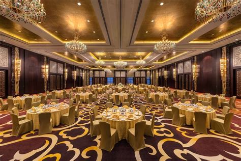 Conrad Dubai Uae A Fabulous Team Of Engineers Hall Interior