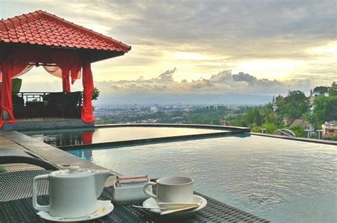 Inilah Hotel Di Bandung Dengan Infinity Pool Yang Cocok Untuk Healing