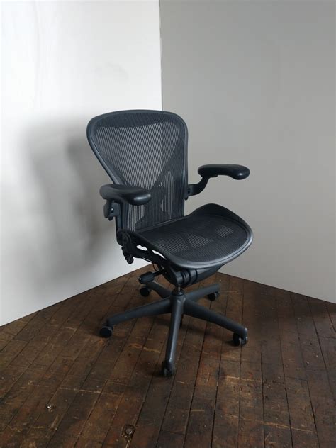 10 year warranty with madison seating only free return. Herman Miller Aeron Chairs with PostureFit Support | C3827 ...