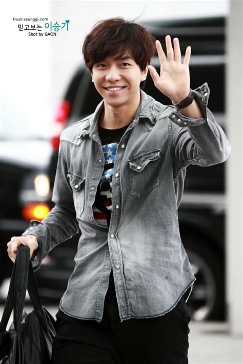 Since he's recently wrapped up filming for mouse, it was reported that he'd spend any time he could. Lee Seung Gi - always smile, noonas like! | Coreana, Atores