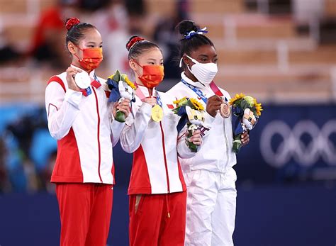 Guan Chenchen Wins Balance Beam Gold At The Tokyo Olympics As Simone Biles Claims Bronze