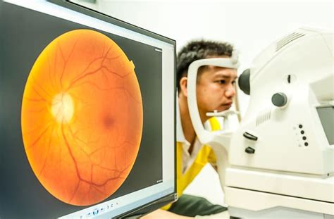 Retina Specialist When Should You See One