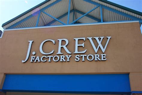 J Crew Outlet Store Exterior Signage In Front Of J Crew Flickr