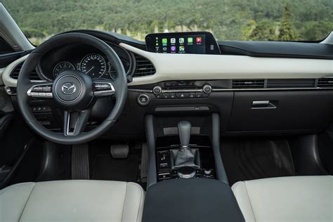 The 2013 mazda 3 gains some new electronic features, including a larger screen for the navigation system and a usb audio input for most trim levels. Mazda 3 SEDAN: Precios, ofertas, info, fotos y opiniones