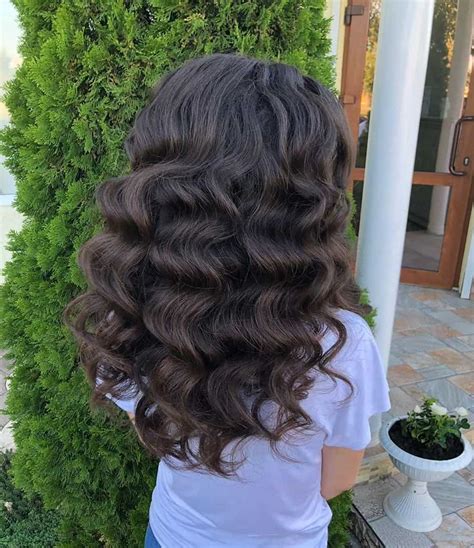 Let every customer gets a satisfactory service experience is our priority. Long Hairstyles for Women 2021: Stylish Options of Hairdos ...