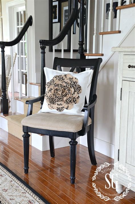 Great Ways To Use Burlap In Home Decor Stonegable