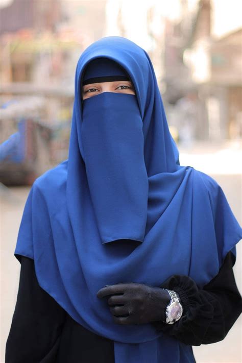 Muslim Woman Wears Watch Week Of Mourning
