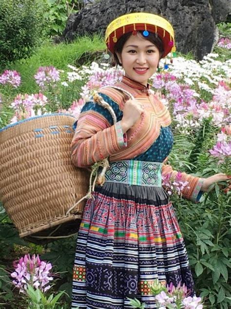 Top 10 trang phục dân tộc nổi bật nhất Việt Nam Thu mua vải