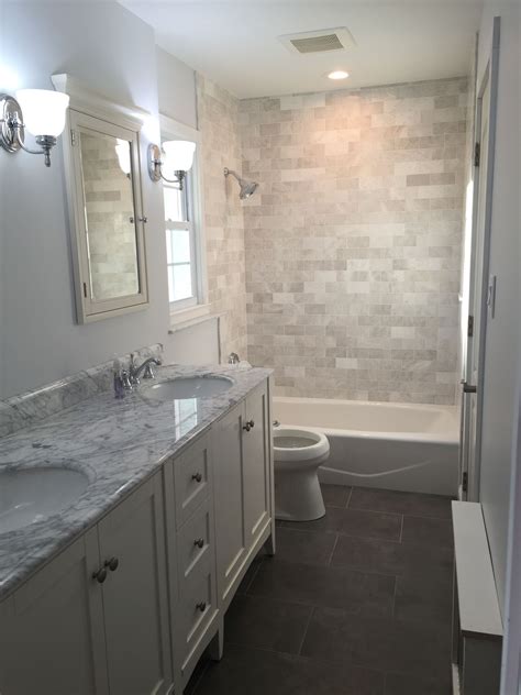 A full bathroom usually requires a minimum of 36 to 40 square feet. Gray and white master bathroom | White master bathroom ...